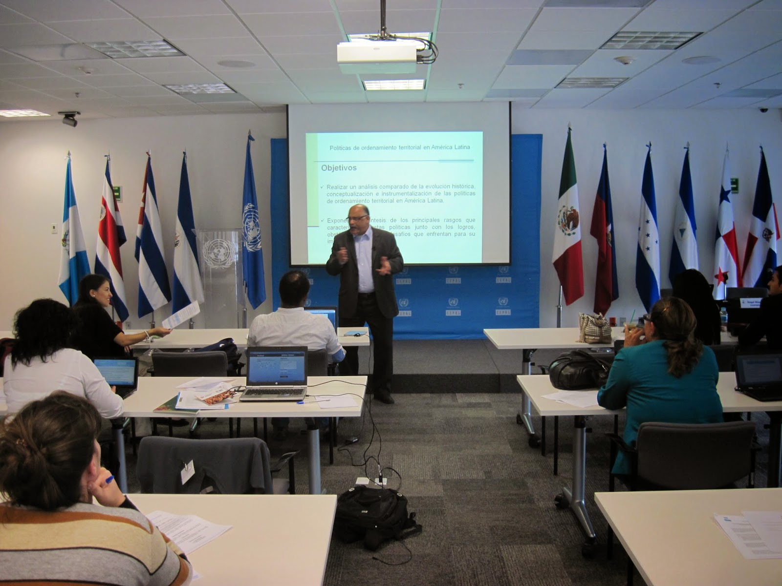 Políticas de ordenamiento territorial en América Latina, CEPAL/ILPES, México D.F.