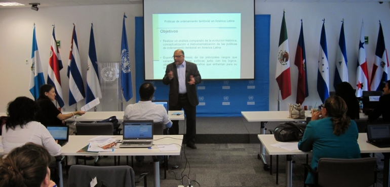 Políticas de ordenamiento territorial en América Latina, CEPAL/ILPES, México, 2014